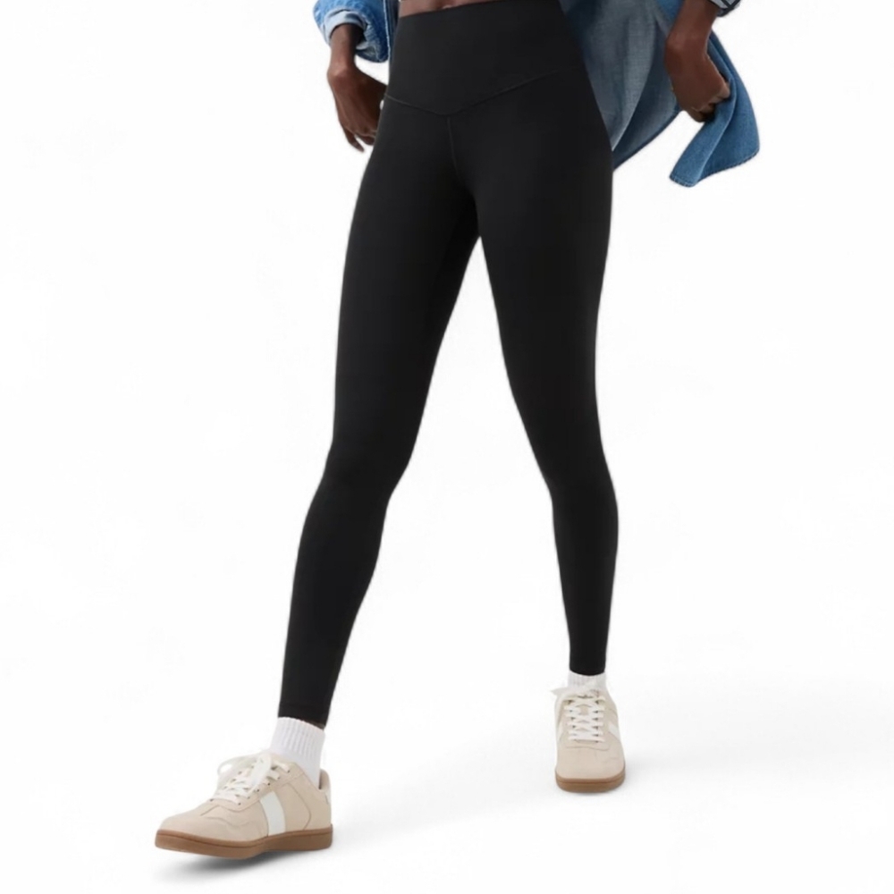 OFFLINE By Aerie Real Me XTRA High Waisted Legging Medium 7/8 Black with pockets